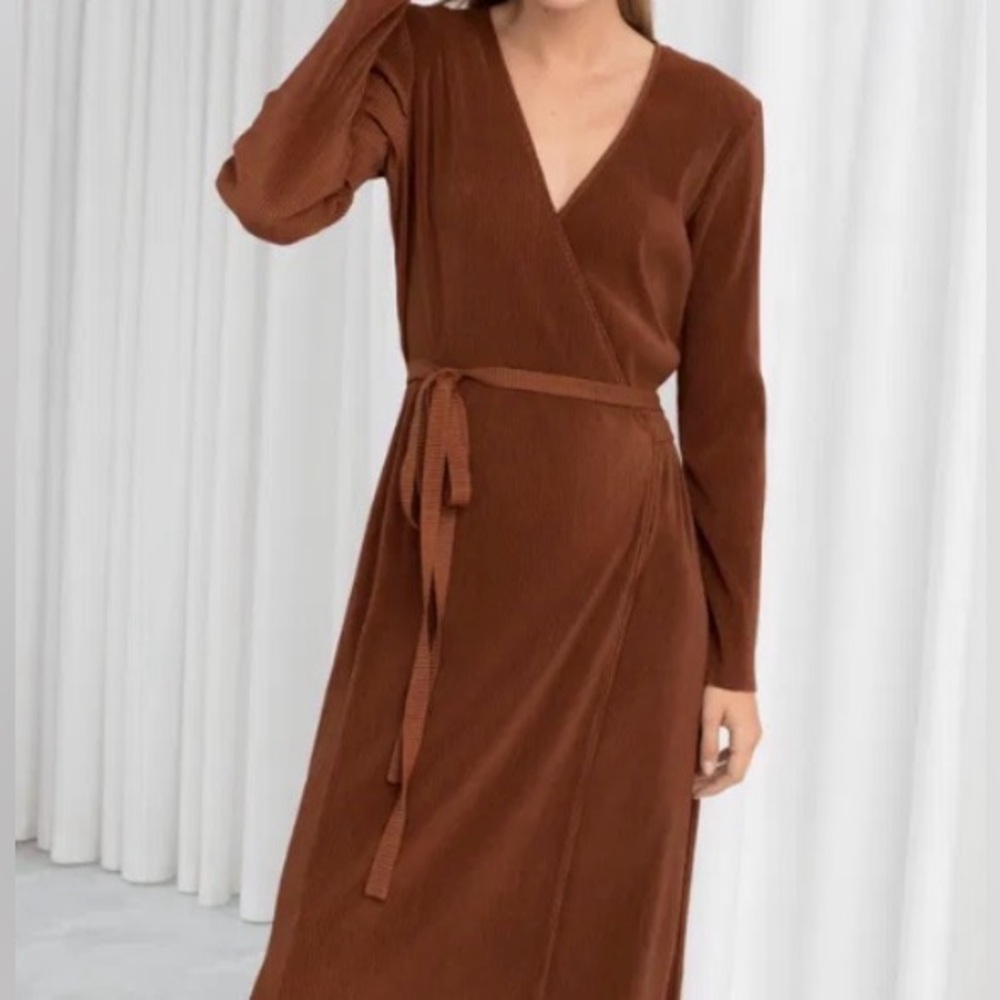 & Other Stories Plissé Wrap Dress — Copper Brown — Size 10 🤎